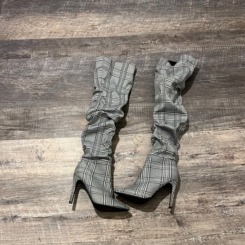Knee high heels size 7